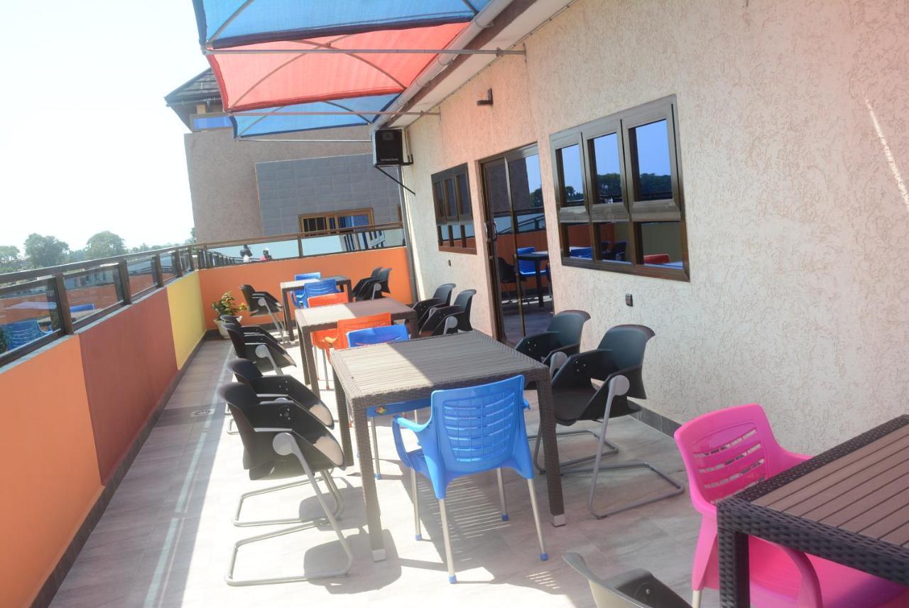 Royal Blue Guest House & Bar Lome Exterior photo