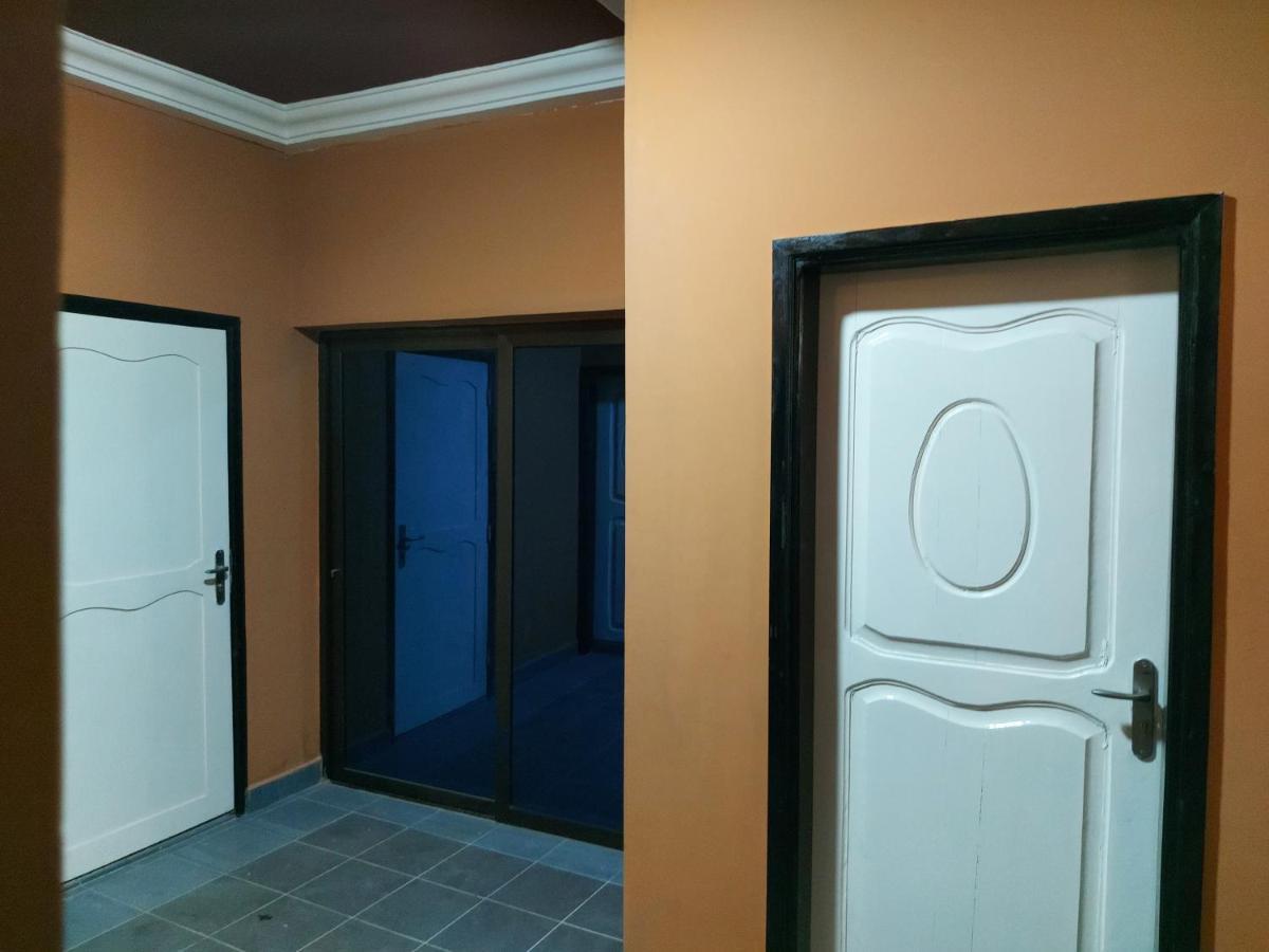 Royal Blue Guest House & Bar Lome Exterior photo