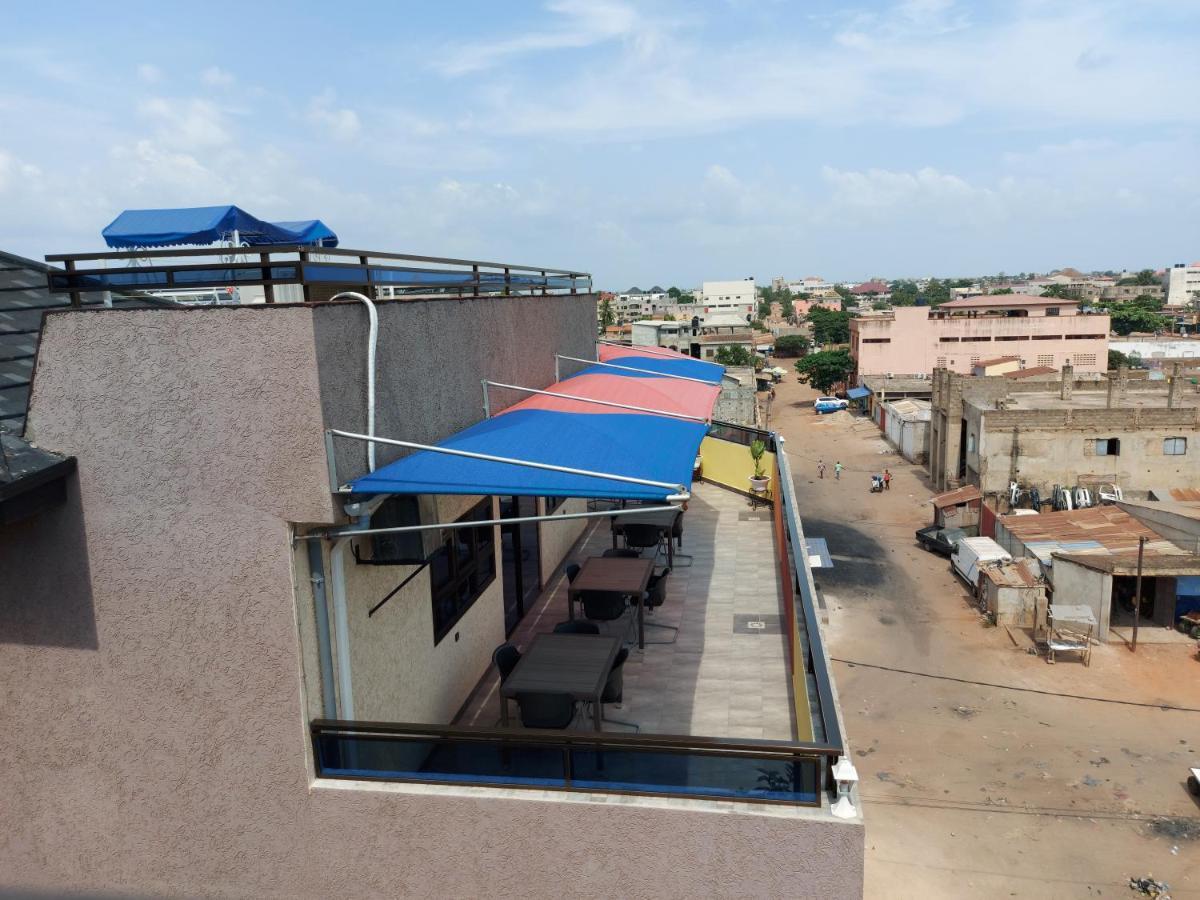 Royal Blue Guest House & Bar Lome Exterior photo