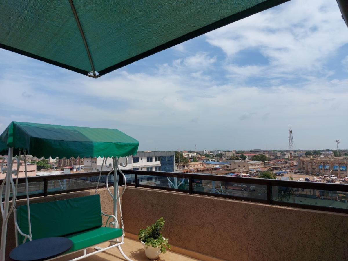 Royal Blue Guest House & Bar Lome Exterior photo
